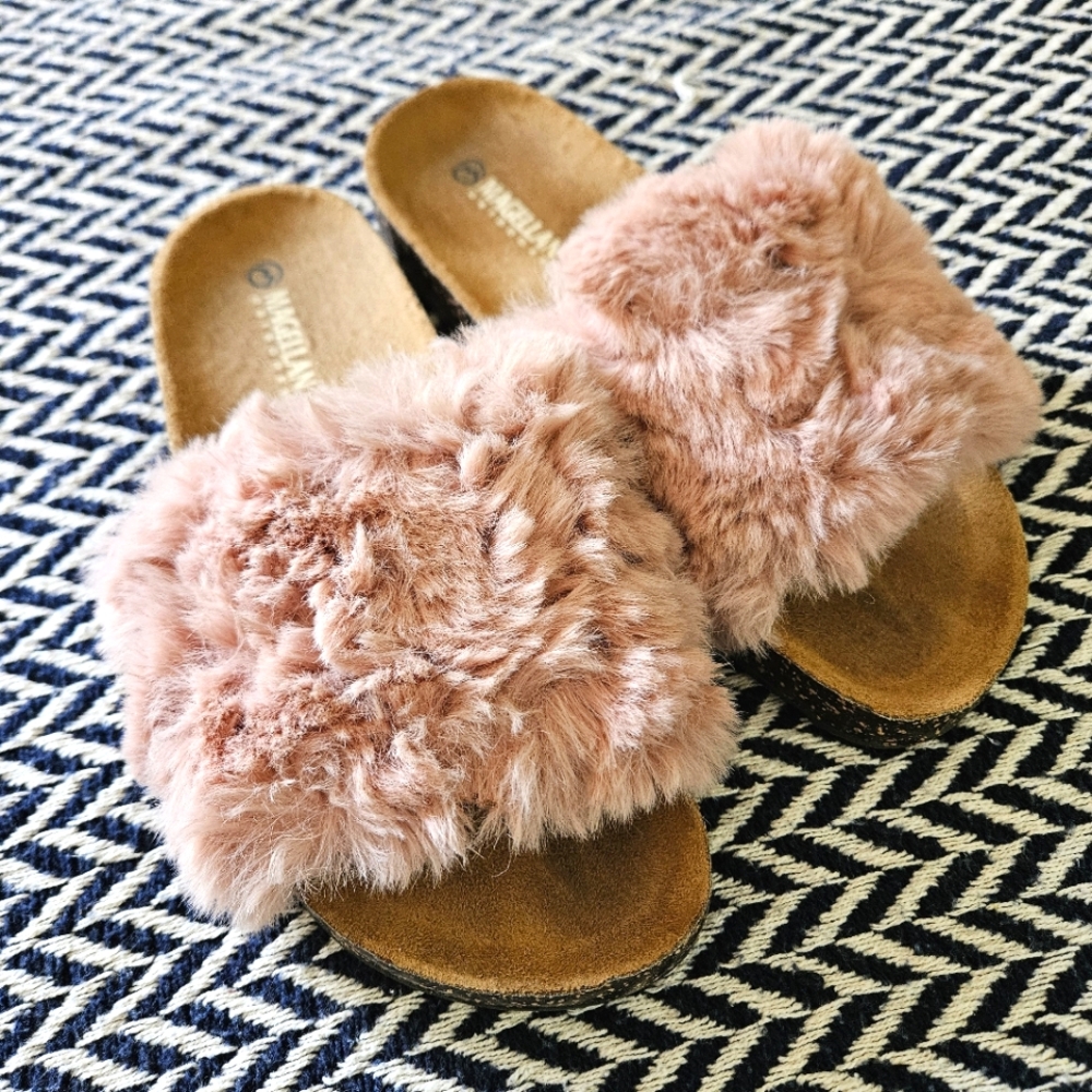 EUC Magellan Outdoors Pink Furry Slides - Medium (7/8 Shoe Size)